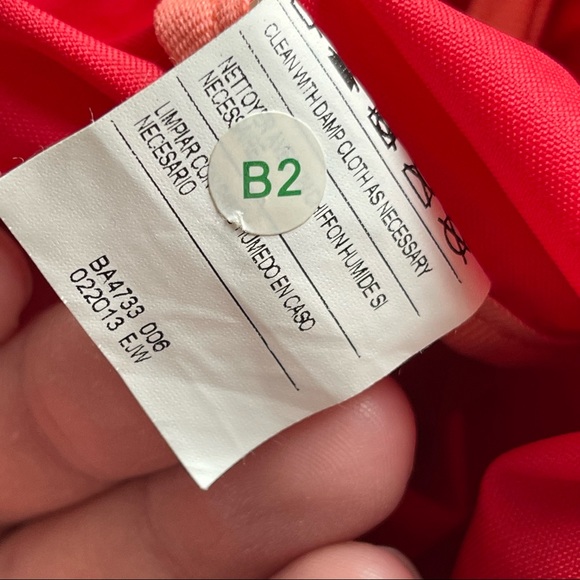 PREOWNED NIKE DRAWSTRING GYM BAG BACKPACK RED ORANGE BLACK - Picture 2 of 6